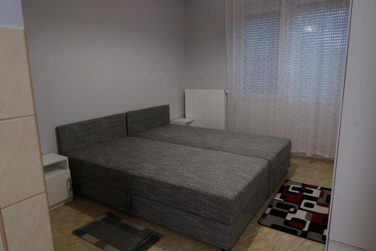 Éva Apartman Szigetvár Esterno foto