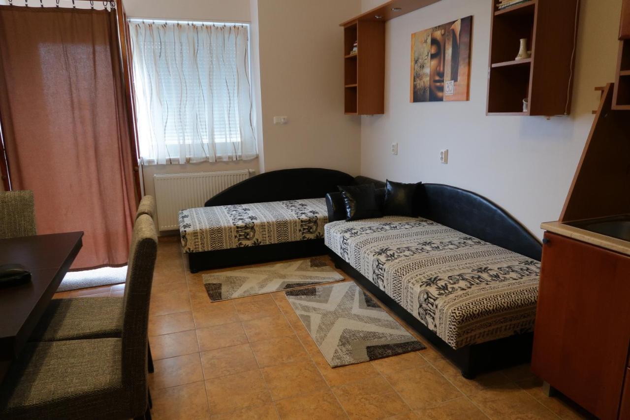 Éva Apartman Szigetvár Esterno foto