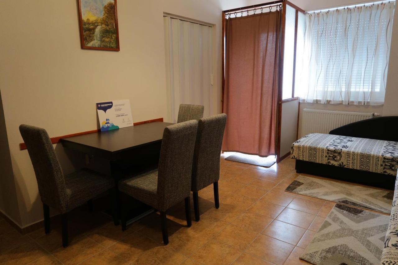 Éva Apartman Szigetvár Esterno foto