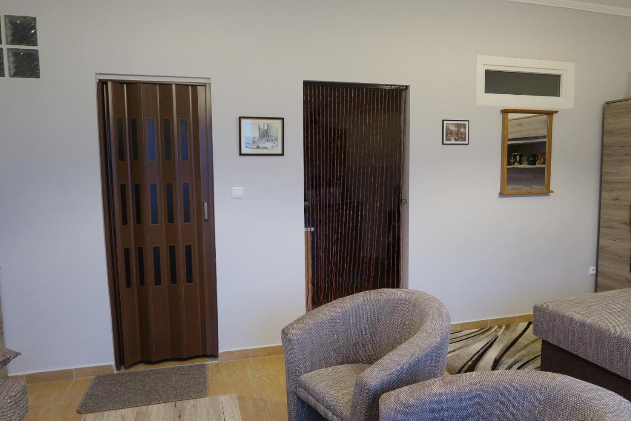 Éva Apartman Szigetvár Esterno foto