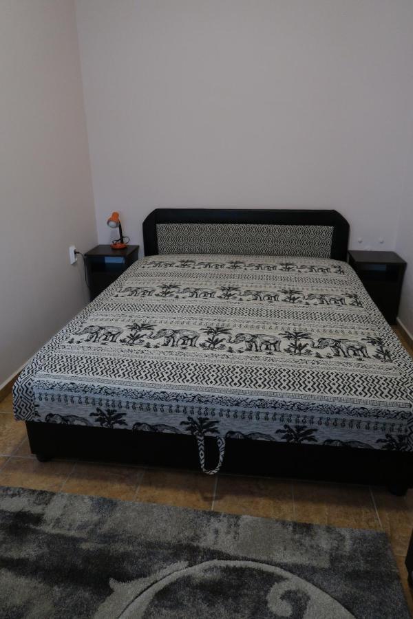 Éva Apartman Szigetvár Esterno foto