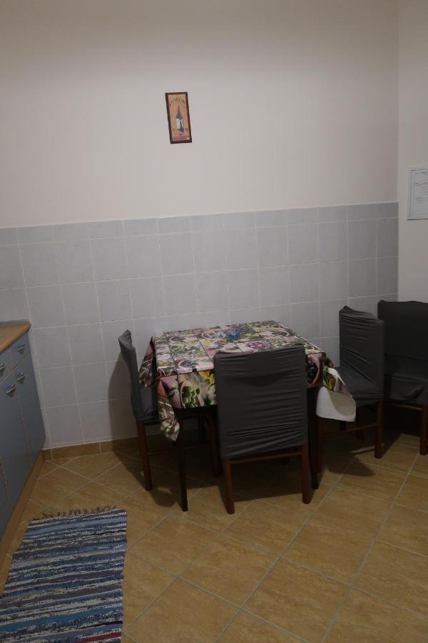 Éva Apartman Szigetvár Esterno foto