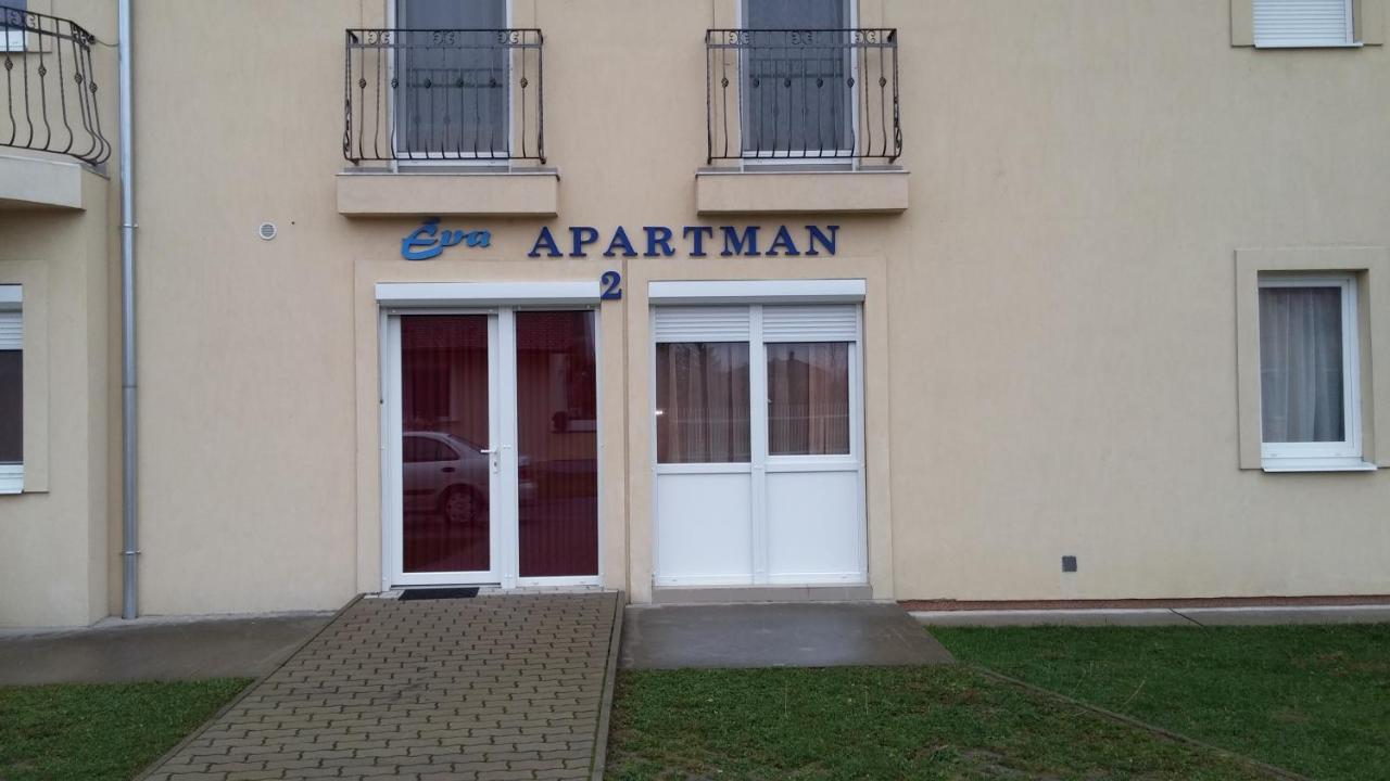 Éva Apartman Szigetvár Esterno foto